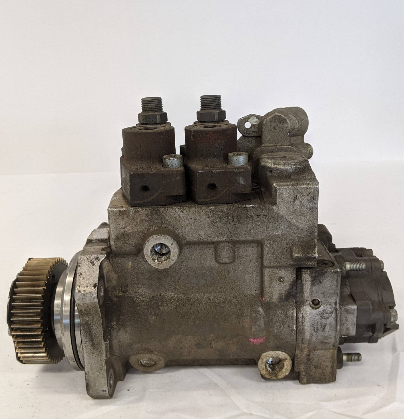 Used Detroit DD15 High Pressure Fuel Pump w/ Manifold - P/N A 470 090 07 50 (10090715349308)