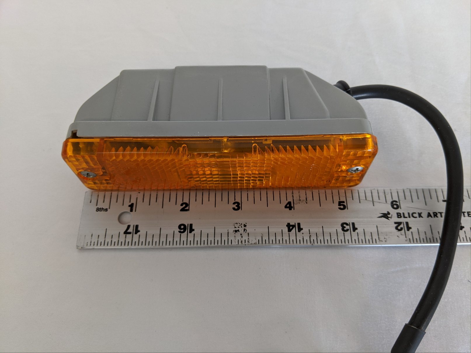 Hella Volkswagen Golf Front RH Turn Signal - P/N  32710R6 / P23939007