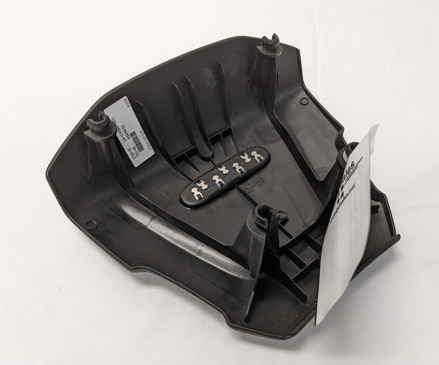 Freightliner Center Steering Wheel Cover -Dk. Gray -P/N 14-19562-000