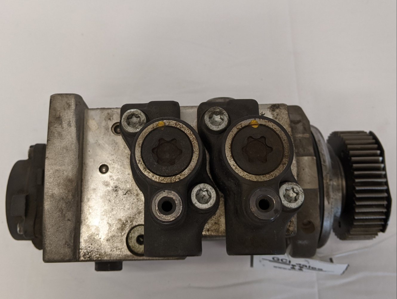 Used Detroit DD15 DD16 High Pressure Fuel Injection Pump - P/N A 472 090 15 50 (10090705518908)