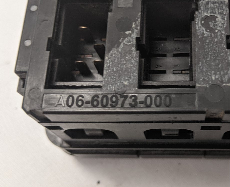 Freightliner Cascadia P3 Sleeper Cab Switch Panel  -  P/N  A06-60973-000