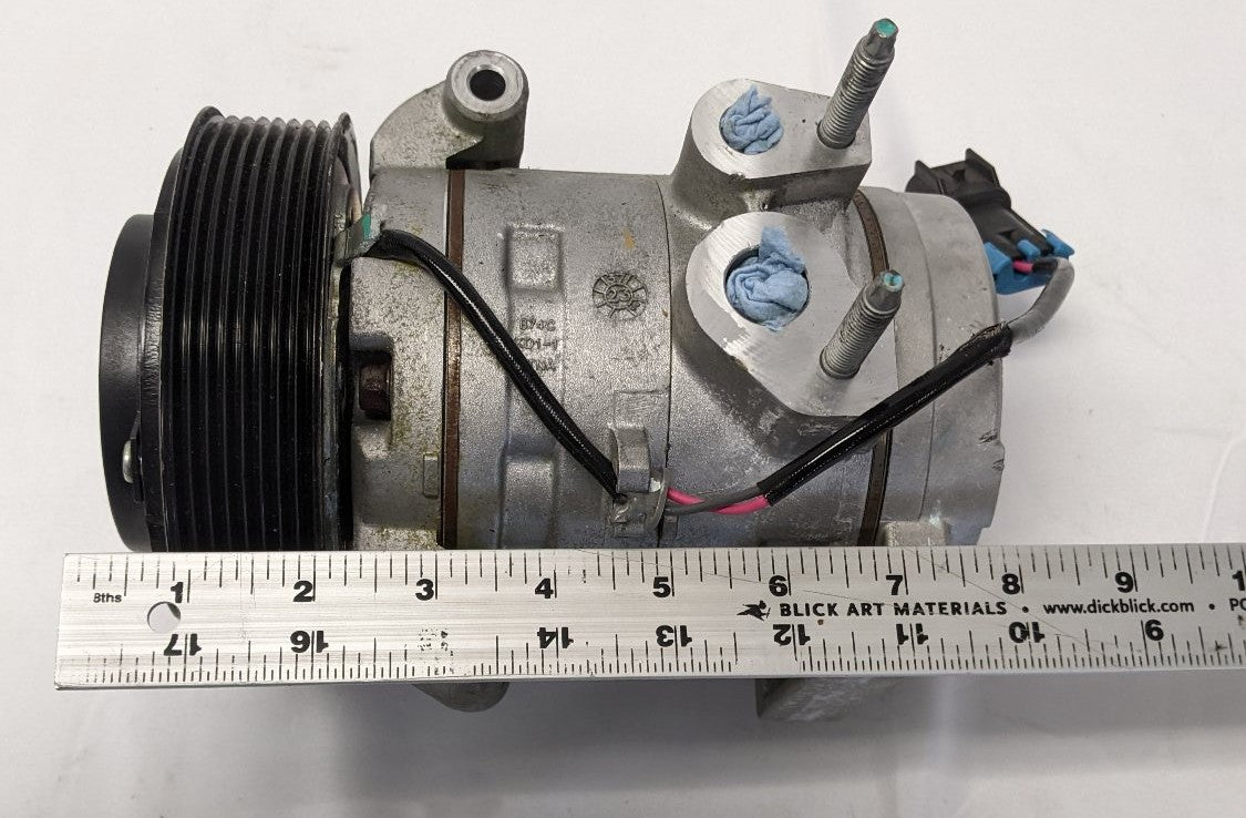 Freightliner 130mm 8PK A/C Compressor 22-75834-000 Damaged