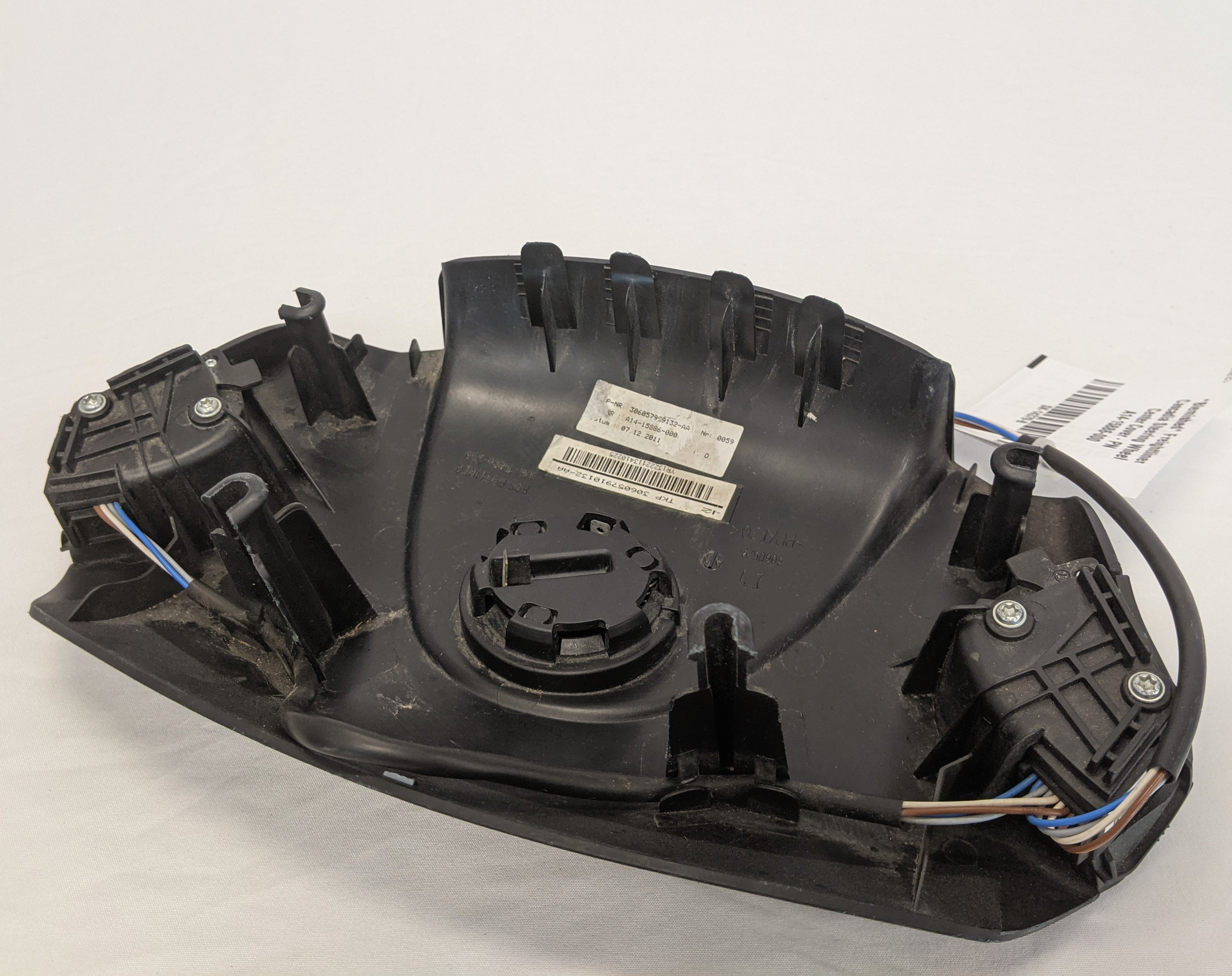 *Blemished* Freightliner Cascadia Steering Wheel Center Cover - PN A14-15886-000 (10097335501116)