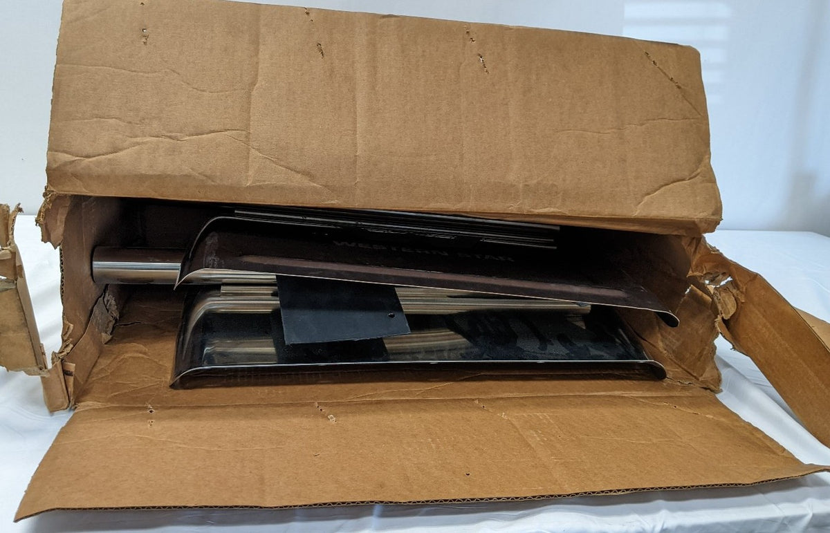 *RH & LH Set* New Western Star Standard Chrome Quarter Fenders - P/N SP211WSWC2