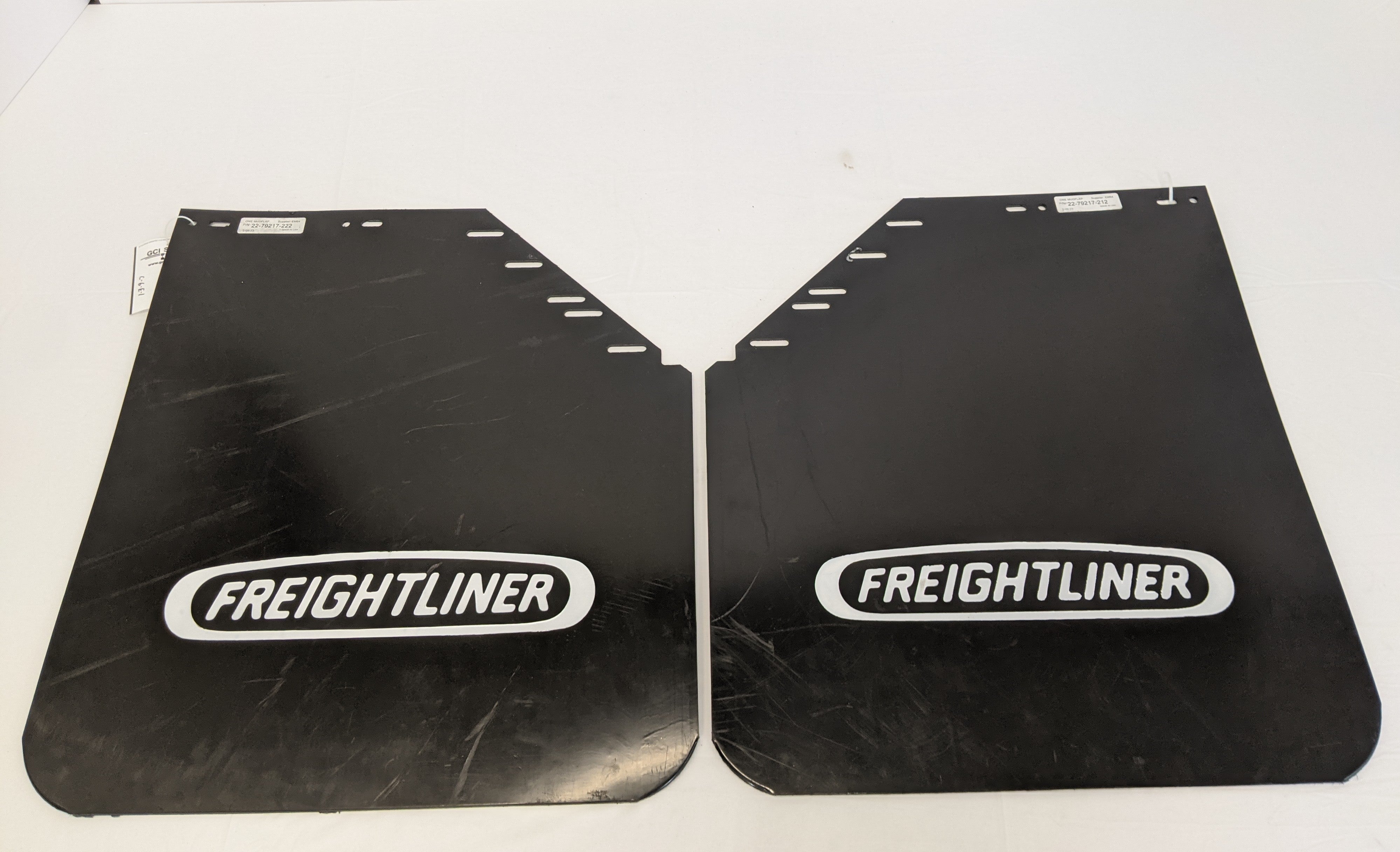 *Set Of 2* Used RH & LH 27" Rear Mud Flap w/ FTL Logo - P/N 22-79217-222, -212 (10137987252540)
