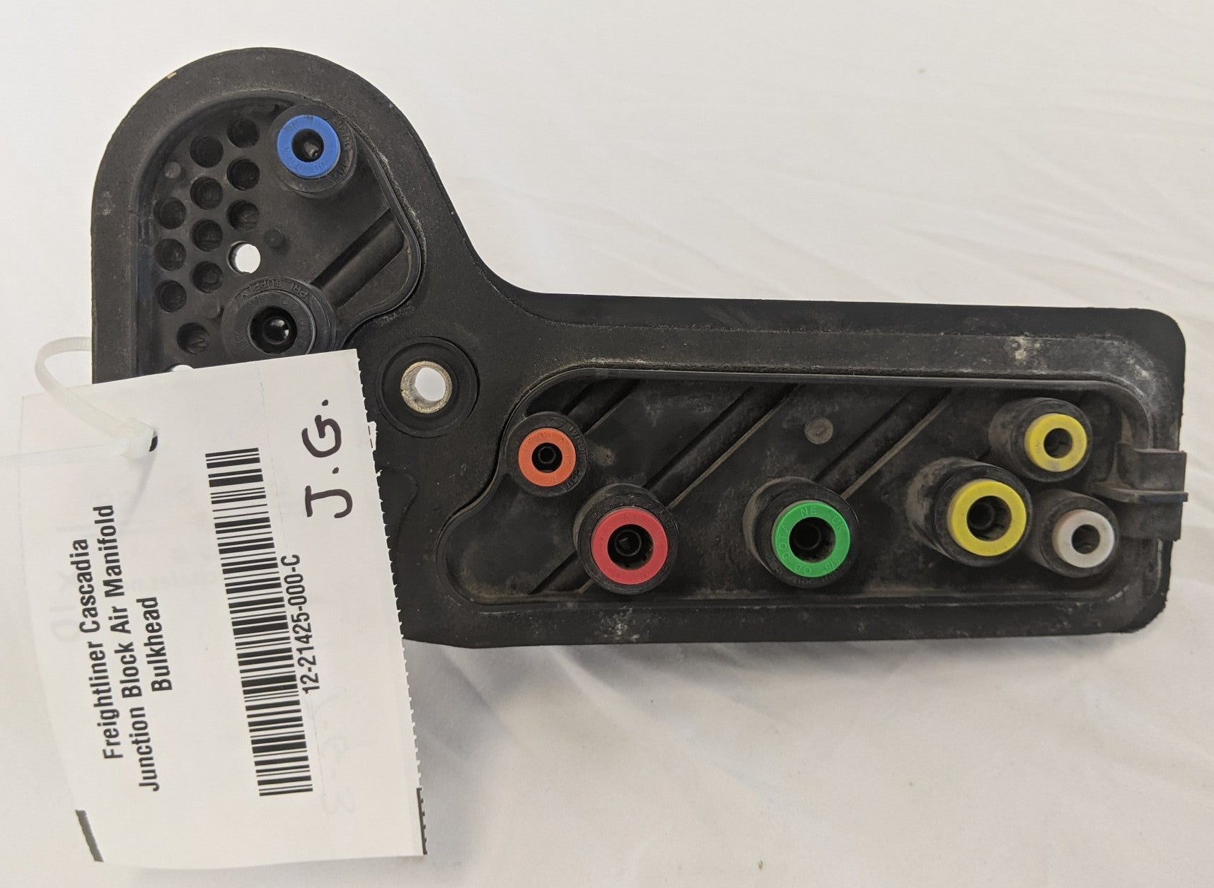 12-21425-000 - Freightliner Cascadia Junction Block Air Manifold Bulkhead