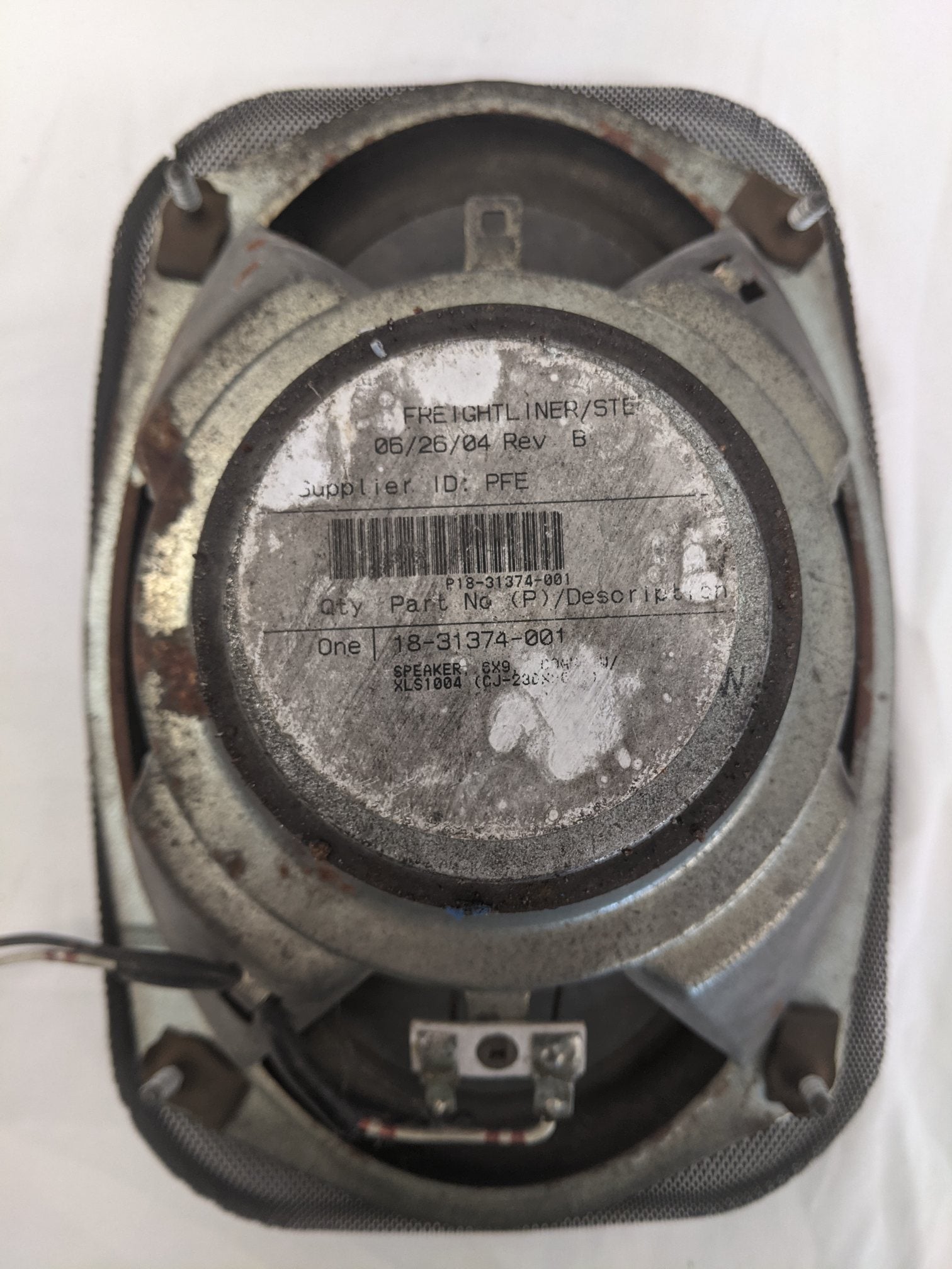 Used Freightliner Columbia 6" x 9" Coaxial Speaker w/ Grille - P/N 18-31374-001