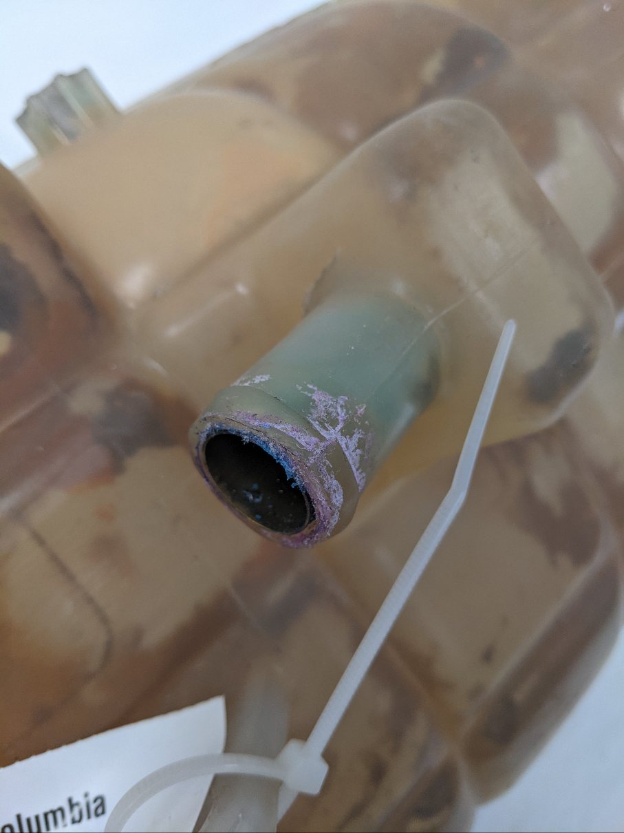 Freightliner Columbia Coolant Reservoir Surge Tank - 05-23045-000