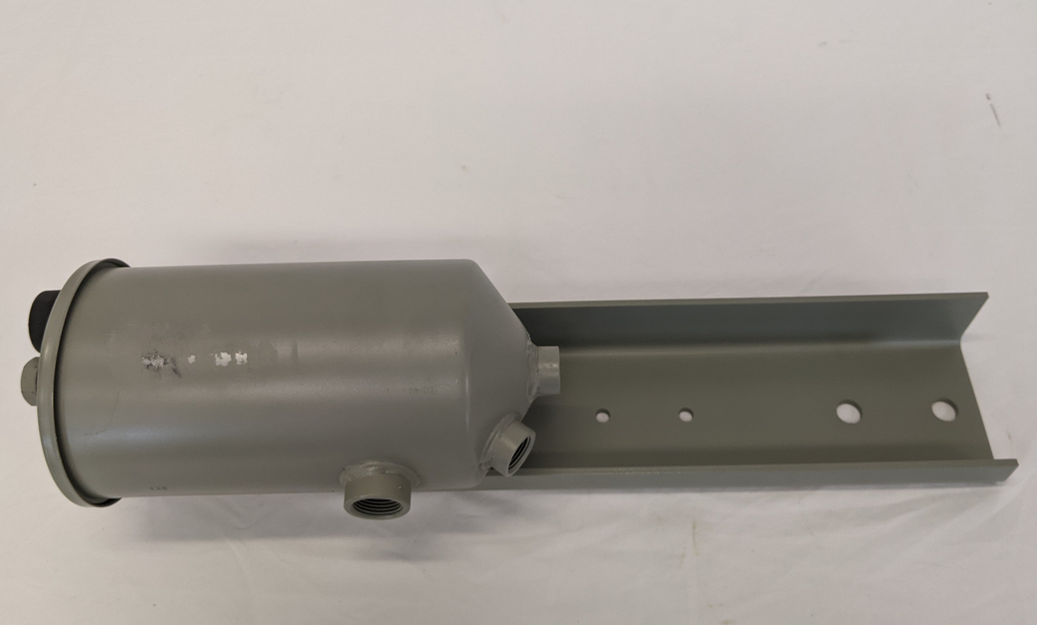 Freightliner Fleetguard 2QT Power Steering Reservoir - P/N FG 91895B (10145257718076)