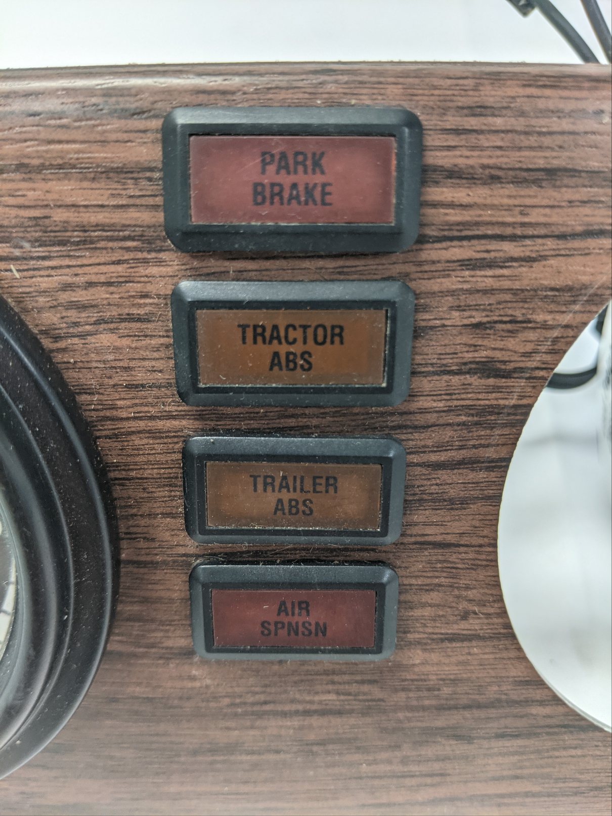 Used Freightliner FLD Classic Tachometer Instrument Cluster - P/N A22-38915-000