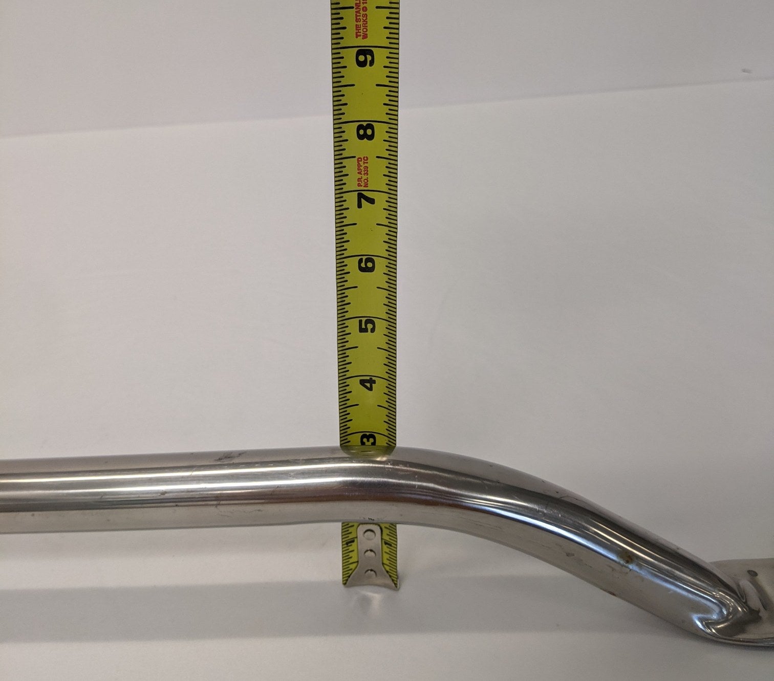 Used Freightliner 35 1/2"  Exterior Grab Handle - P/N  18-41098-004 (6747202322518)