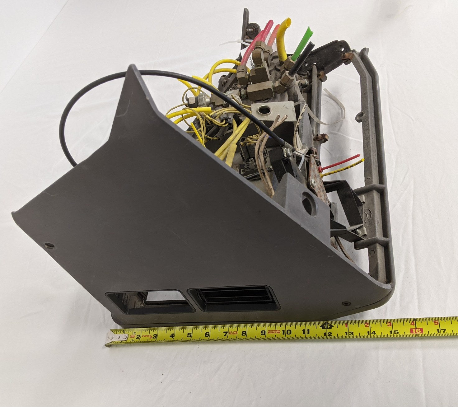 Used  Freightliner FLD Classic Gray Instrument Dash Panel - P/N 18-22127-002 (9987305701692)