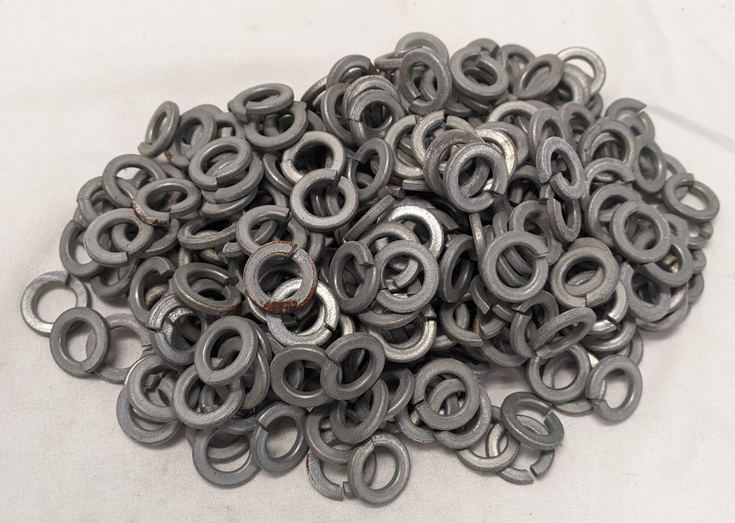 300 Galvanized Steel Split Lock Washers 1/2"