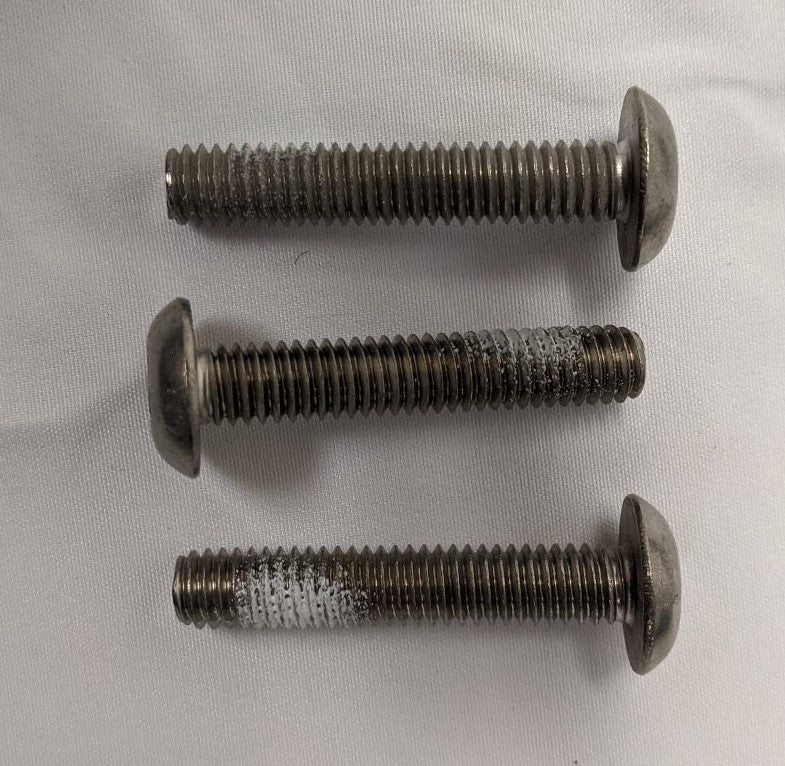 Freightliner Black Tread Deck Plate Bracket (A22-57932-002) - Used