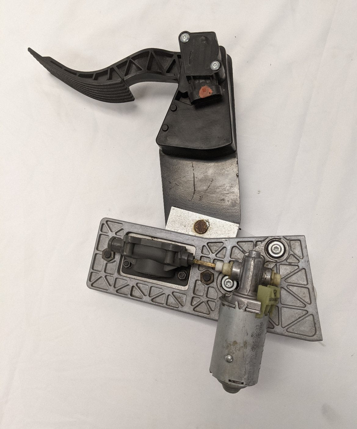 ISL 10 Adj. Suspension Pedal - A01-33226-000 - Missing Wire