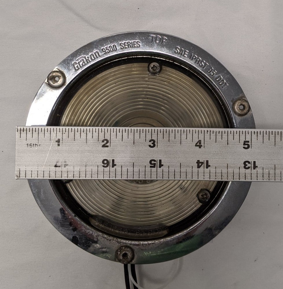 Freightliner Utility Light - P/N: GNI 9500, A06-18956-001 (Used)