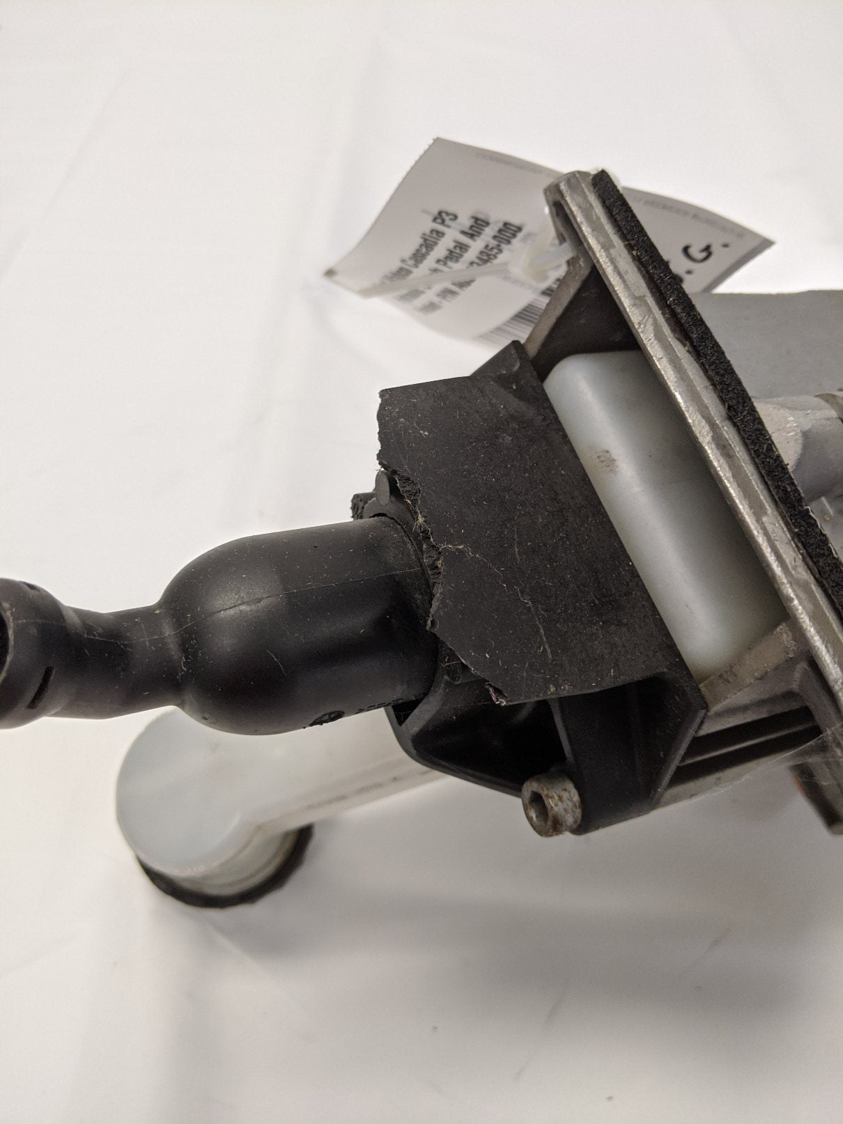 Wabco Hydraulic Clutch Pedal And Bracket - A02-13485-000