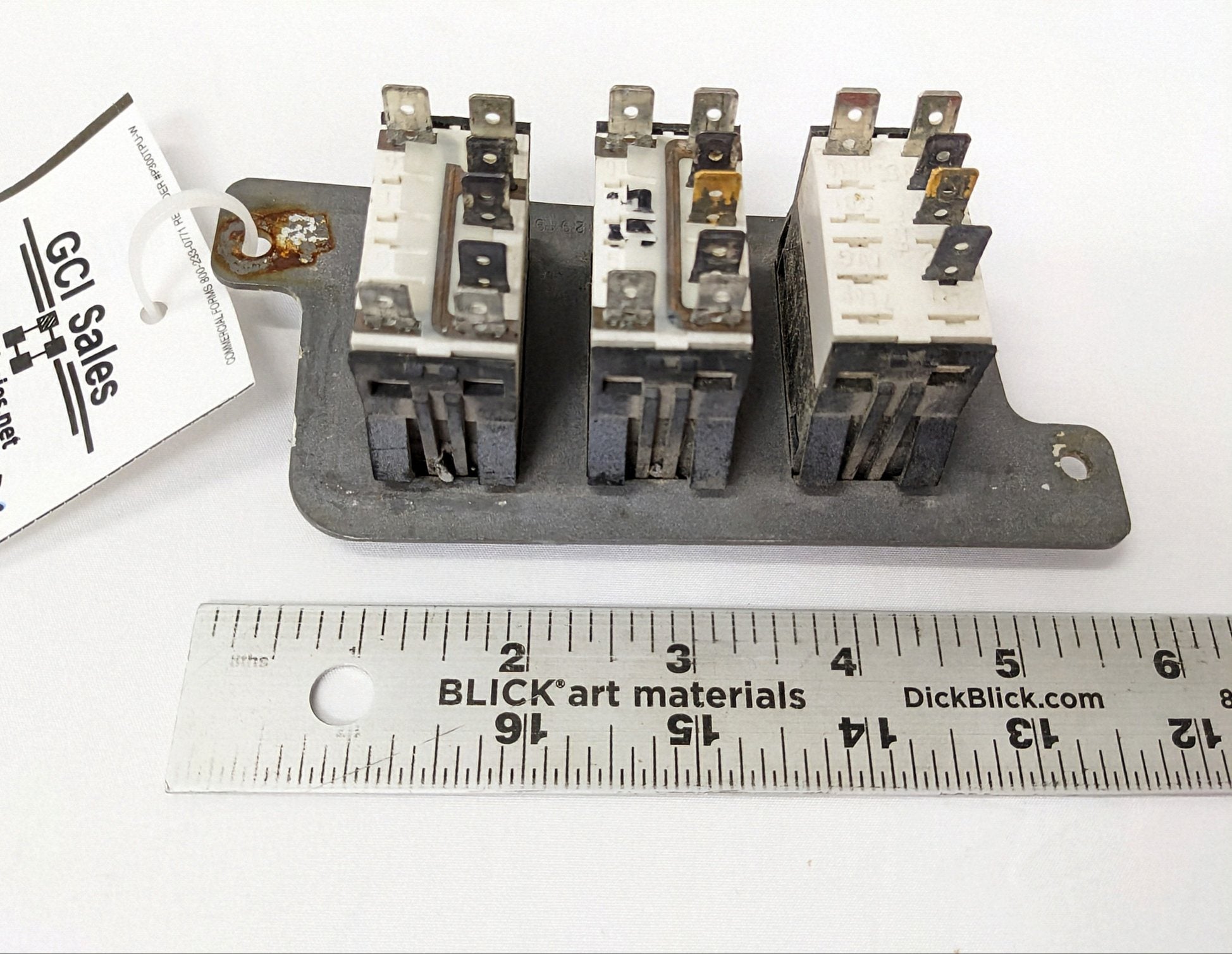 Used Freightliner Utility Lamp, INCR/DECR & Check Engine Rocker Switches (10171398095164)