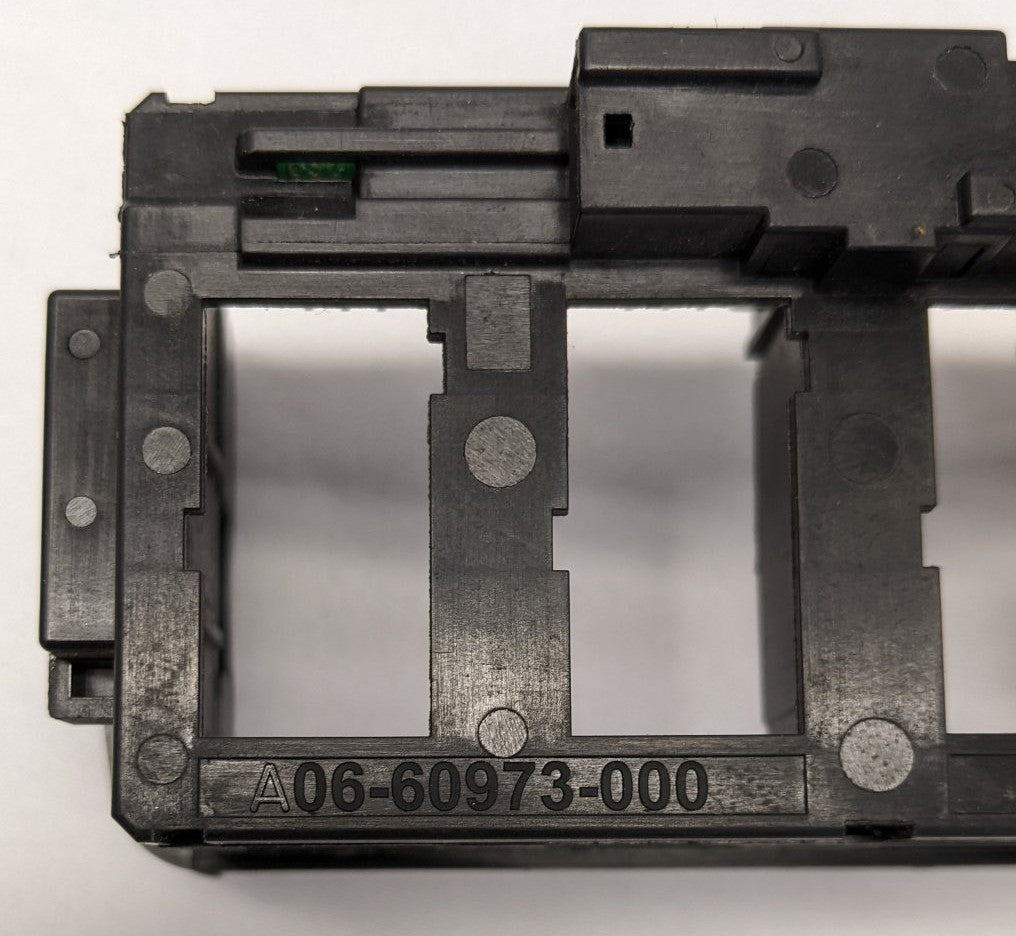 Freightliner Cascadia P3 Switch Receptacle A06-60973-000 Used