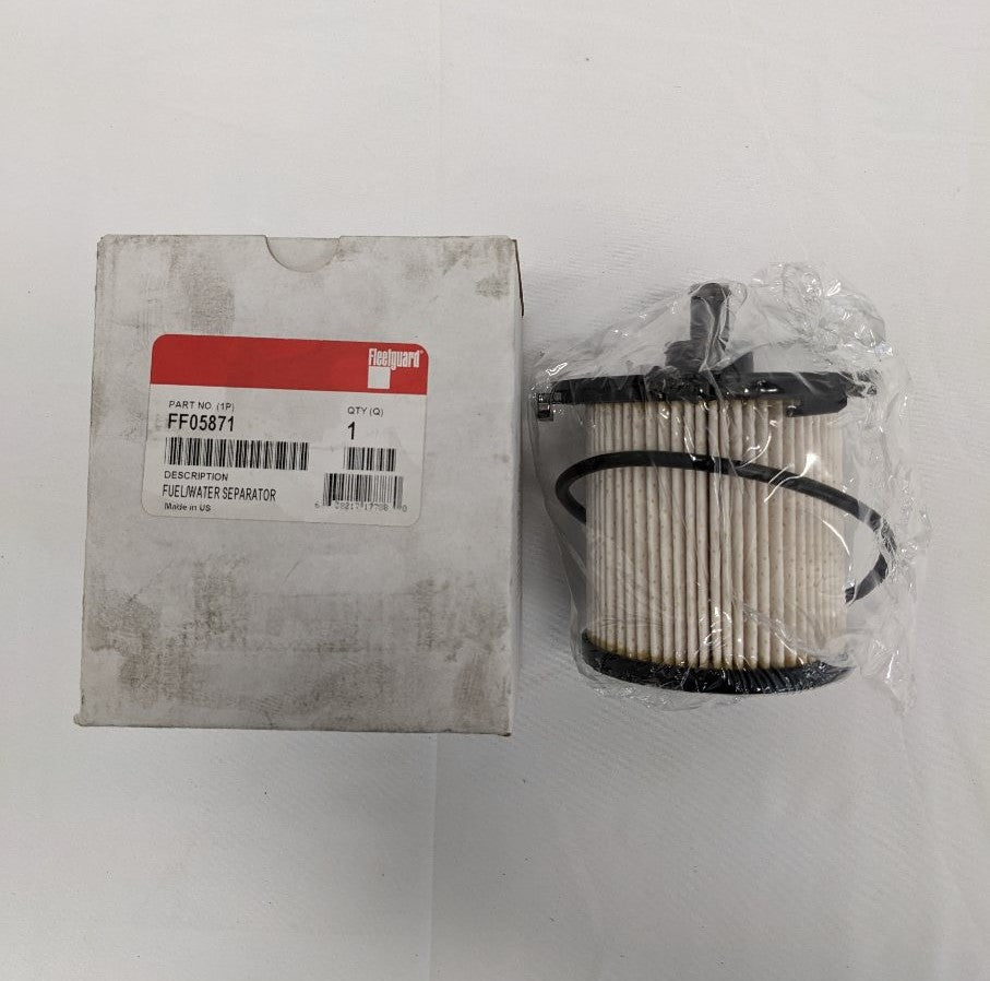 New Freightliner Fleetguard Fuel Filter Cartridge P/N FG FF5871 (10140735013180)