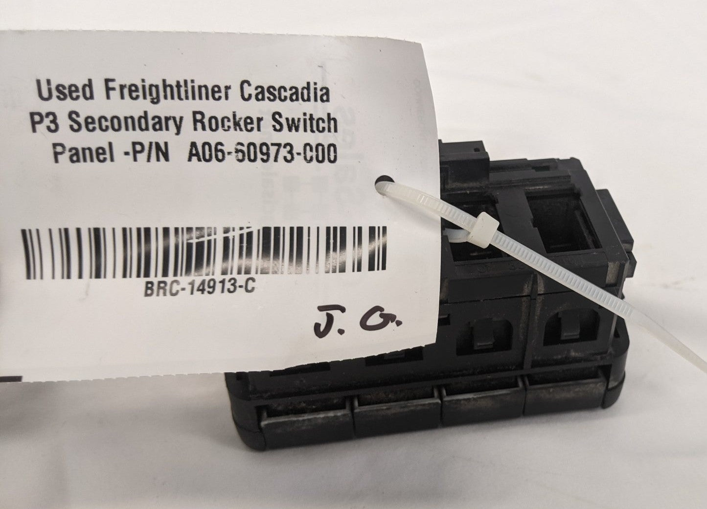 Used Freightliner Cascadia P3 Secondary Rocker Switch Panel -P/N  A06-60973-000