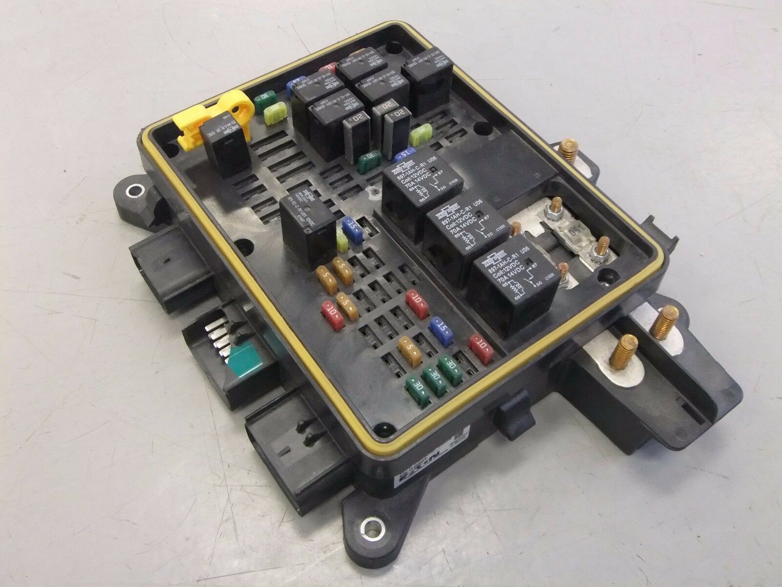 Freightliner Power Distribution Module/Fuse Panel Broken Casing - A66-05172-001 (3961765953622)