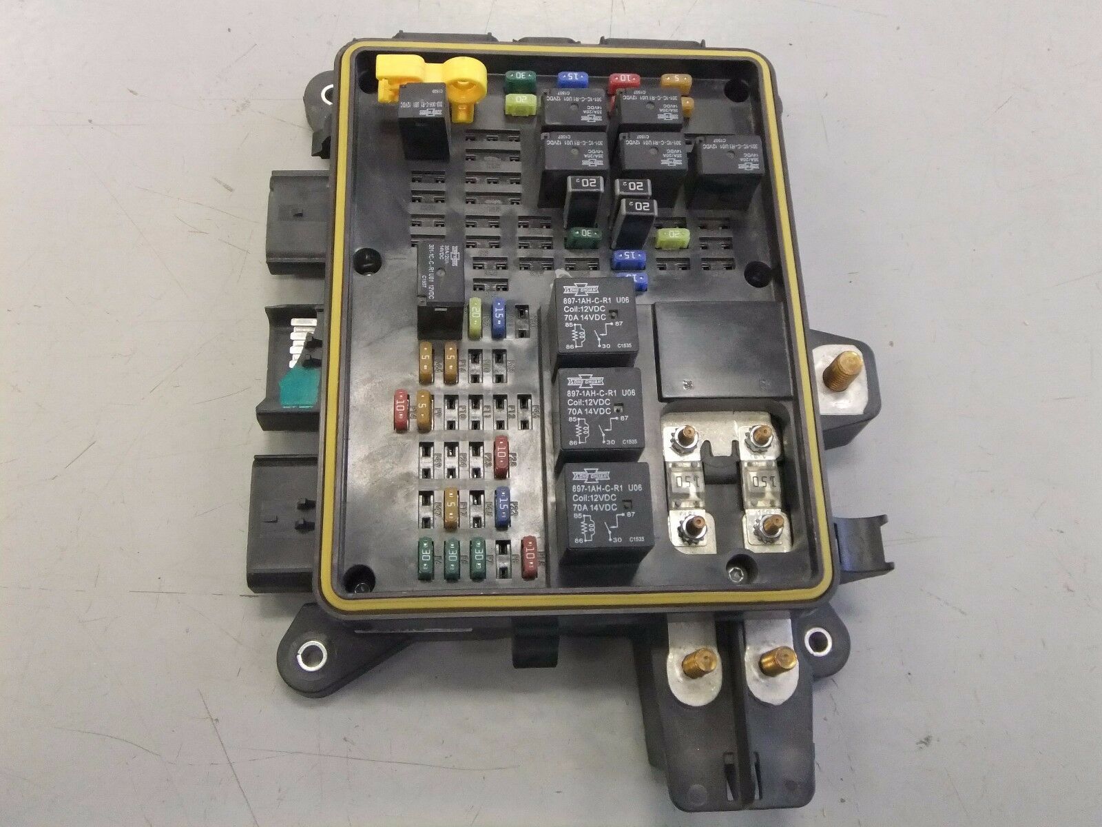 Freightliner Power Distribution Module/Fuse Panel Broken Casing - A66-05172-001 (3961765953622)