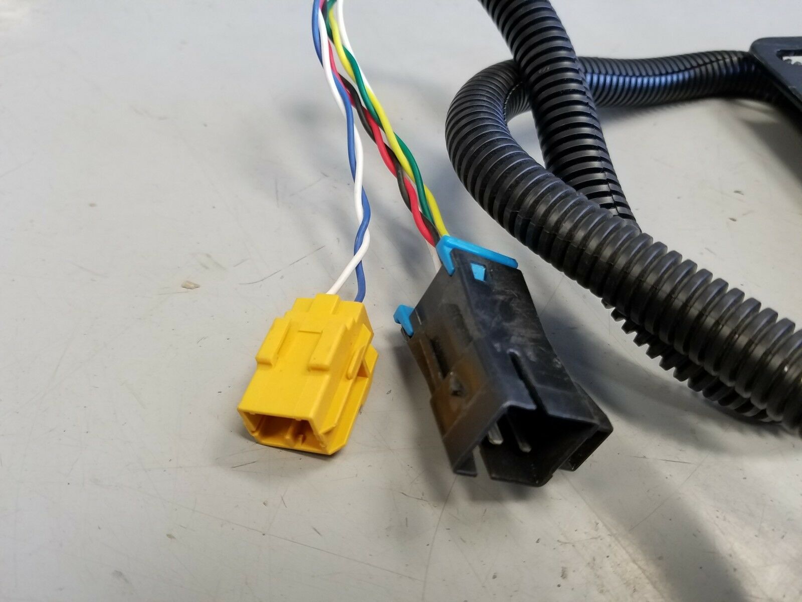 Duy Phan/A1139-9/ Amazon.com: EAPP New 38233-TK8-A01 38233TK8A01 Multi Block D Fuse