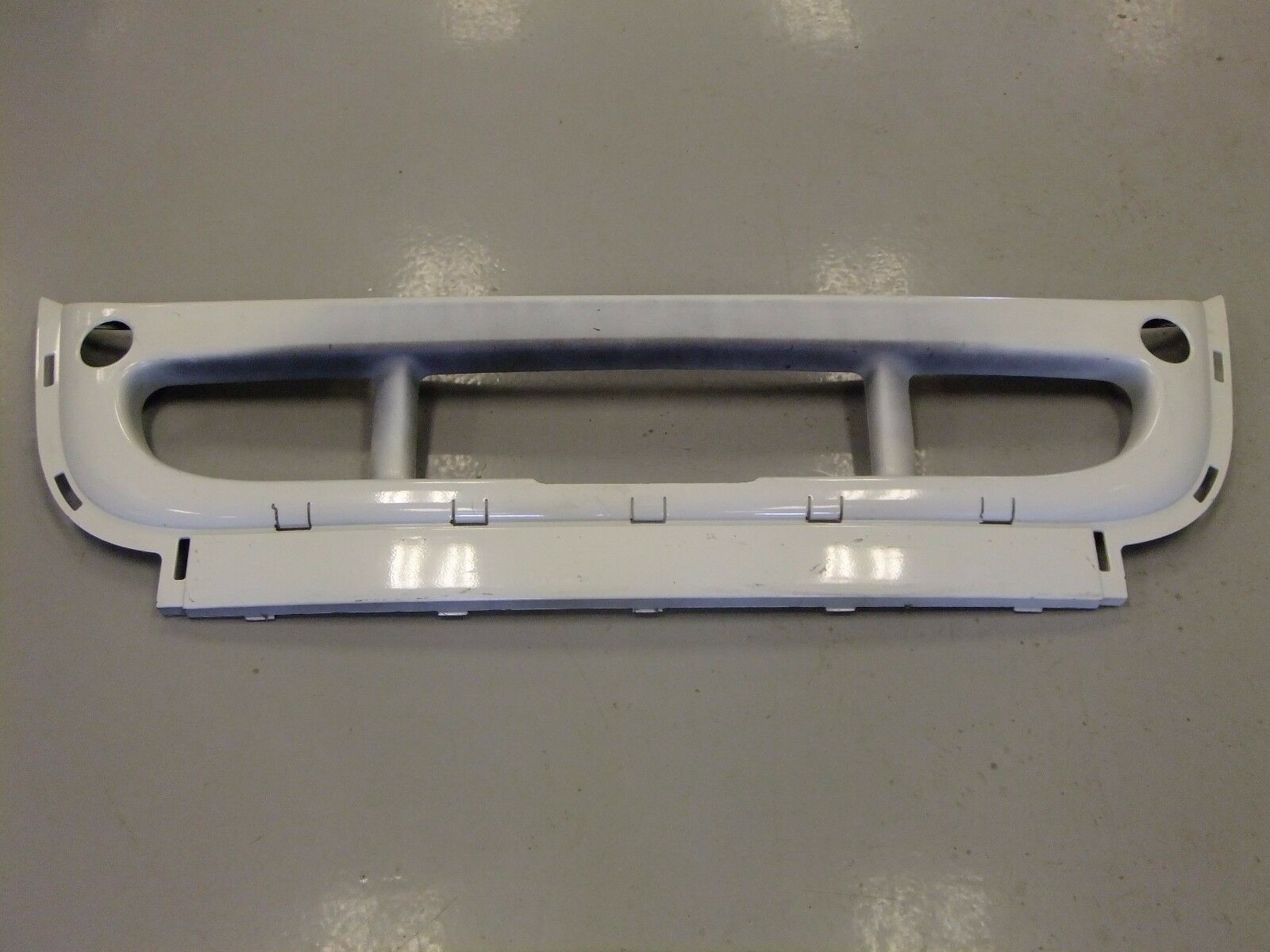 Used Freightliner Cascadia Plastic Front Bumper Fascia Center - P/N  21-28446-000 (3939555901526)