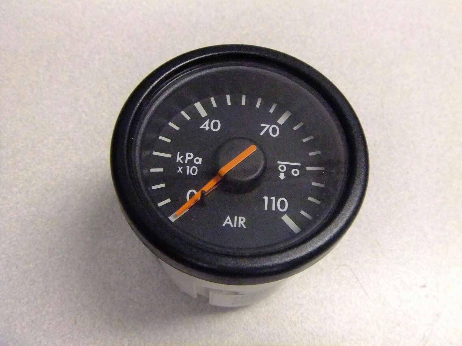 Freightliner Metric Axle Lift Air Gauge - P/N  A22-68156-037 (4016112042070)