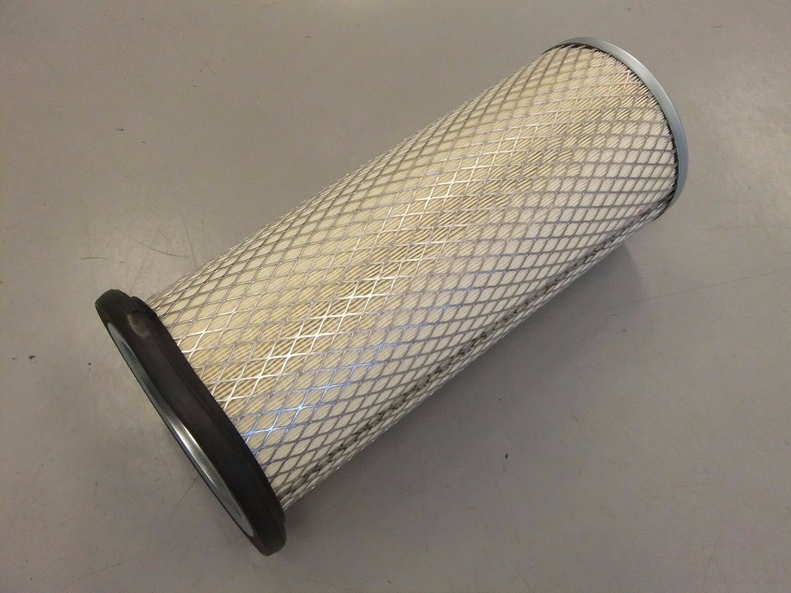 Fram Heavy Duty Metal End Air Filter - P/N CA507SY (3961822380118)