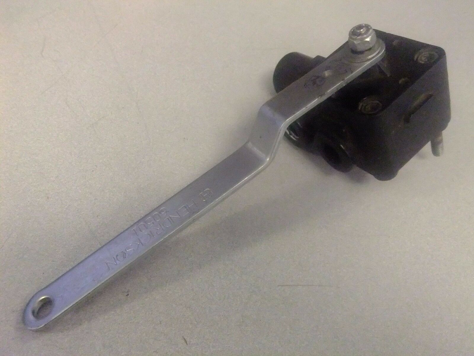 Used Hendricks Rear Suspension Height Control Leveling Valve - P/N  16-14318-000 (3939497836630)