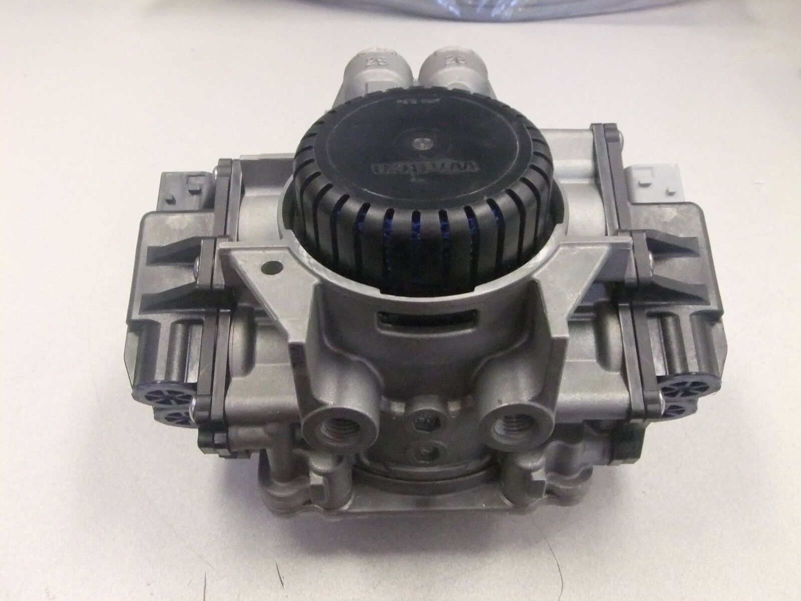 *DAMAGED* ABS Valve, Wabco- 9760001050 037 (3939681861718)