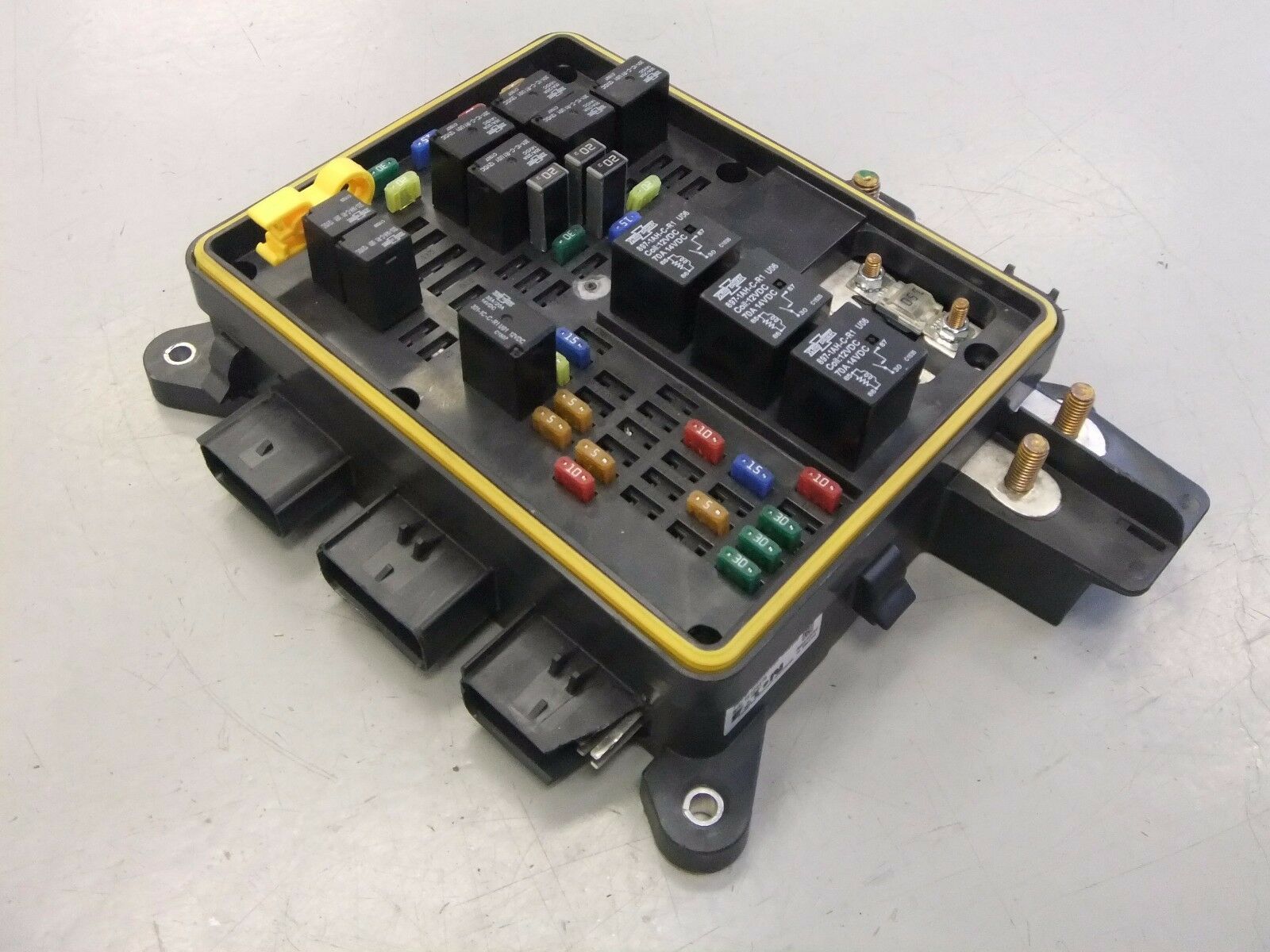 Freightliner Power Distribution Module/Fuse Panel Broken Casing - A66-05172-001 (3961765953622)