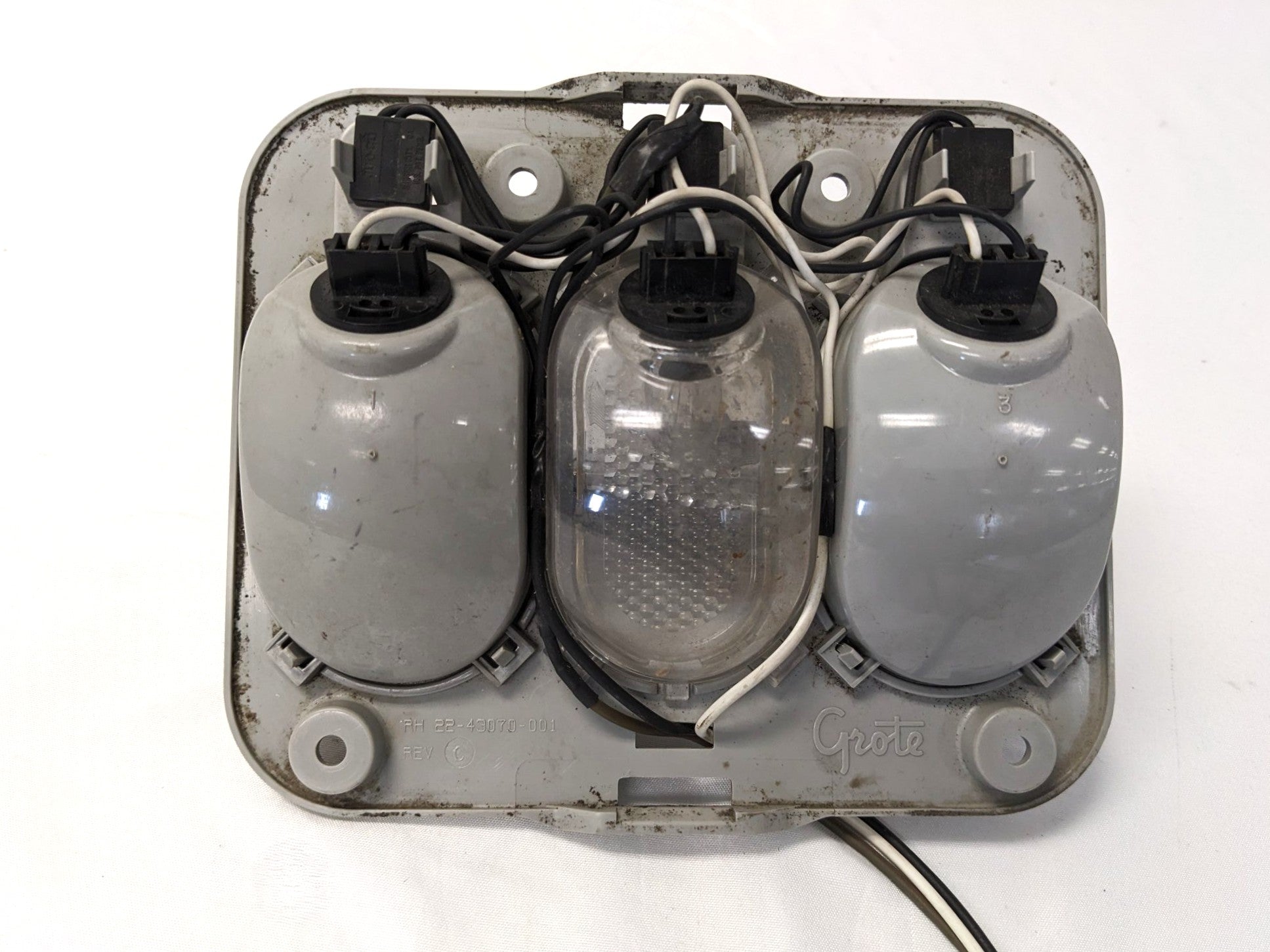 Used Freightliner Grakon Three Piece Dome Light - P/N 22-43070-001