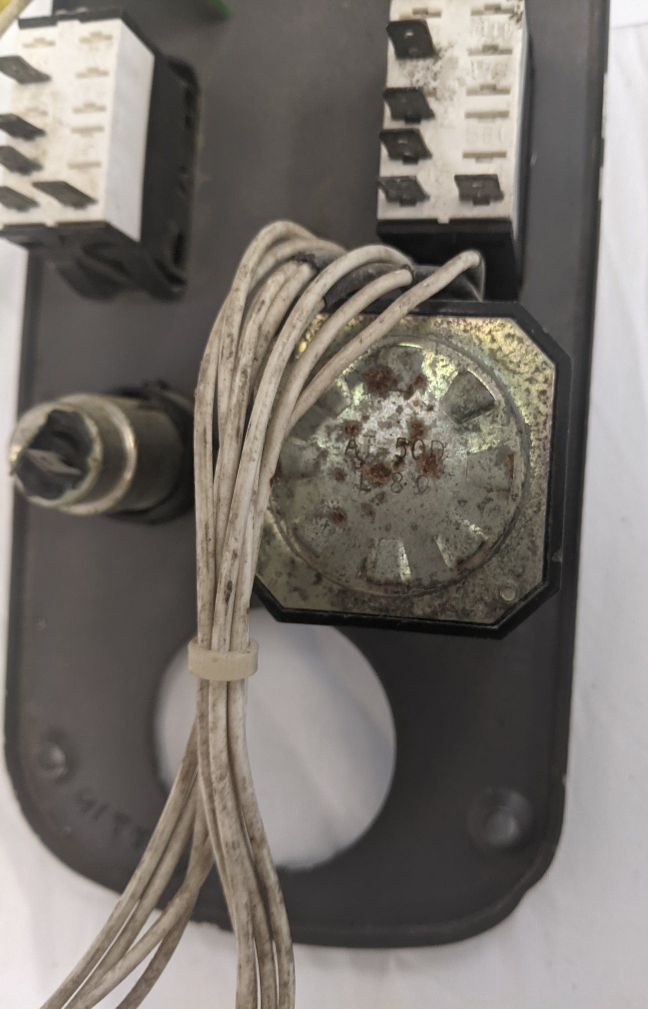 Used Freightliner Columbia Sleeper Cab Control Panel w/ Light - P/N 22-46623-005