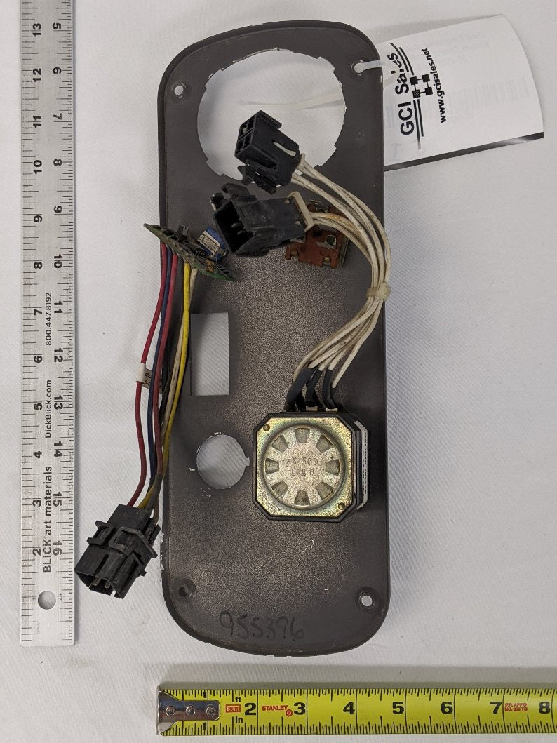 Used Freightliner Columbia Sleeper Control Panel - P/N 22-46623-008