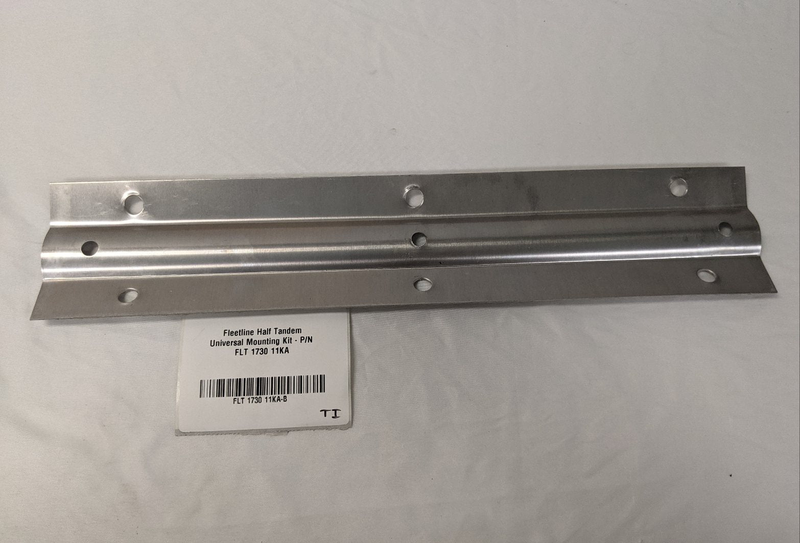 Fleetline Half Tandem Universal Mounting Kit - FLT 1730 11KA
