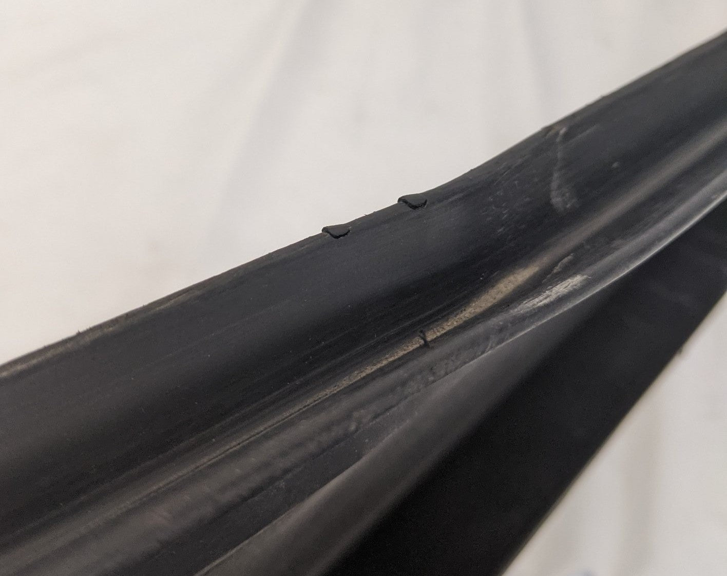 Used Cascadia P3 R/H Skirt Chassis Fairing - P/N 22-68672-013
