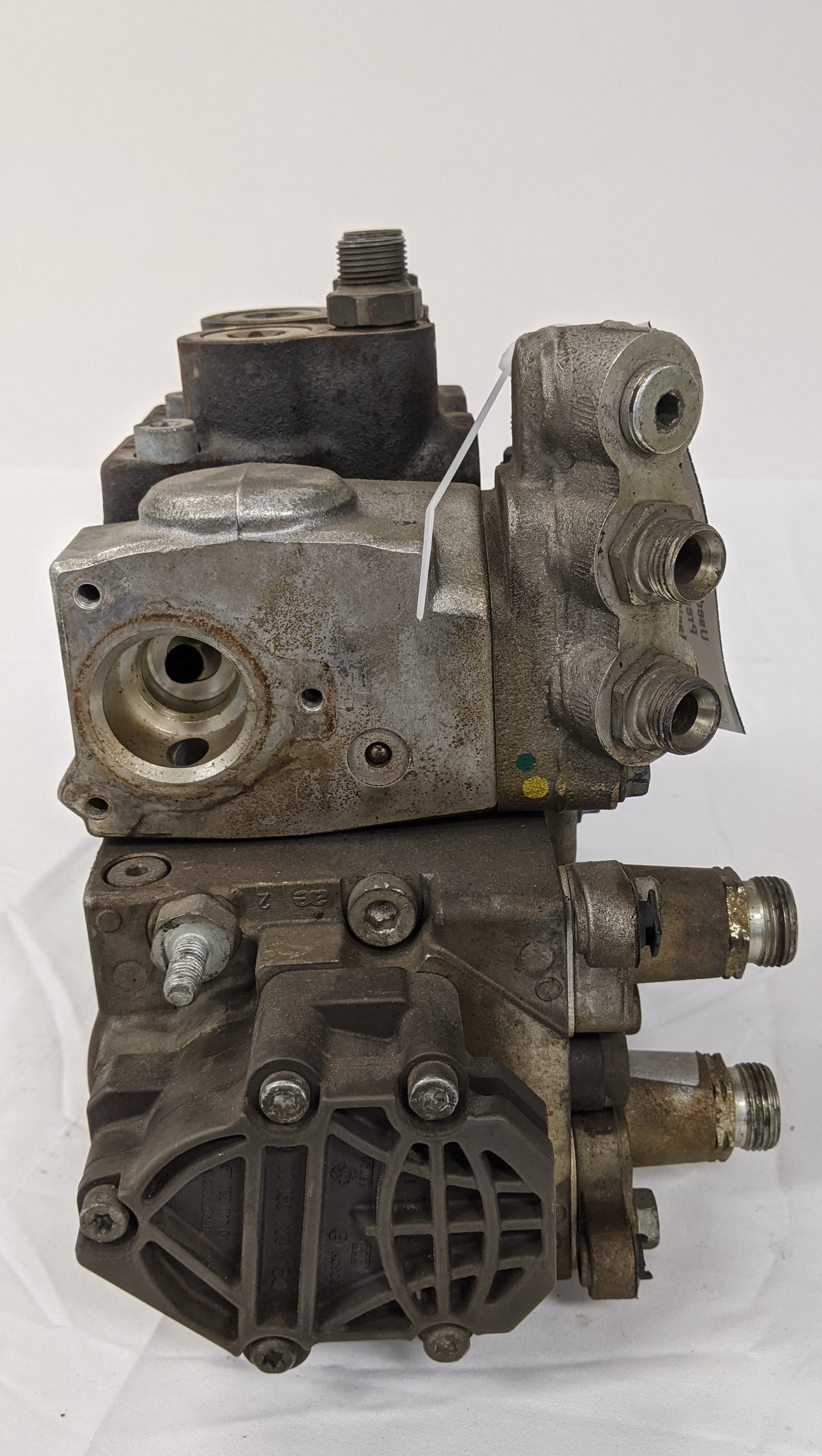 Used Detroit DD13 High Pressure Fuel Pump w/ Manifold - P/N A 470 090 21 50 (10091350524220)