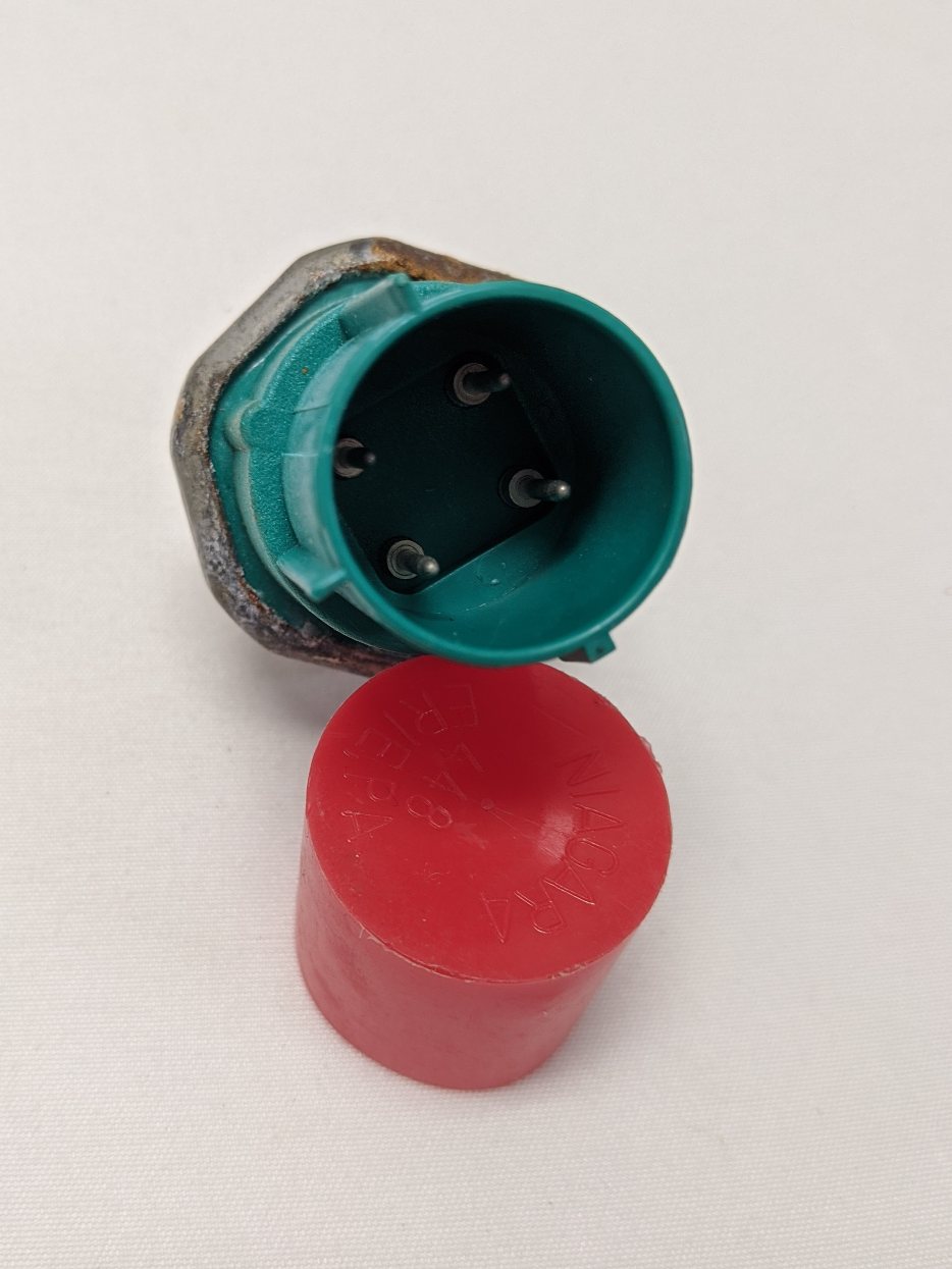 *Rusty* Freightliner High Pressure A/C On/Off Switch - PN 06-35209-000