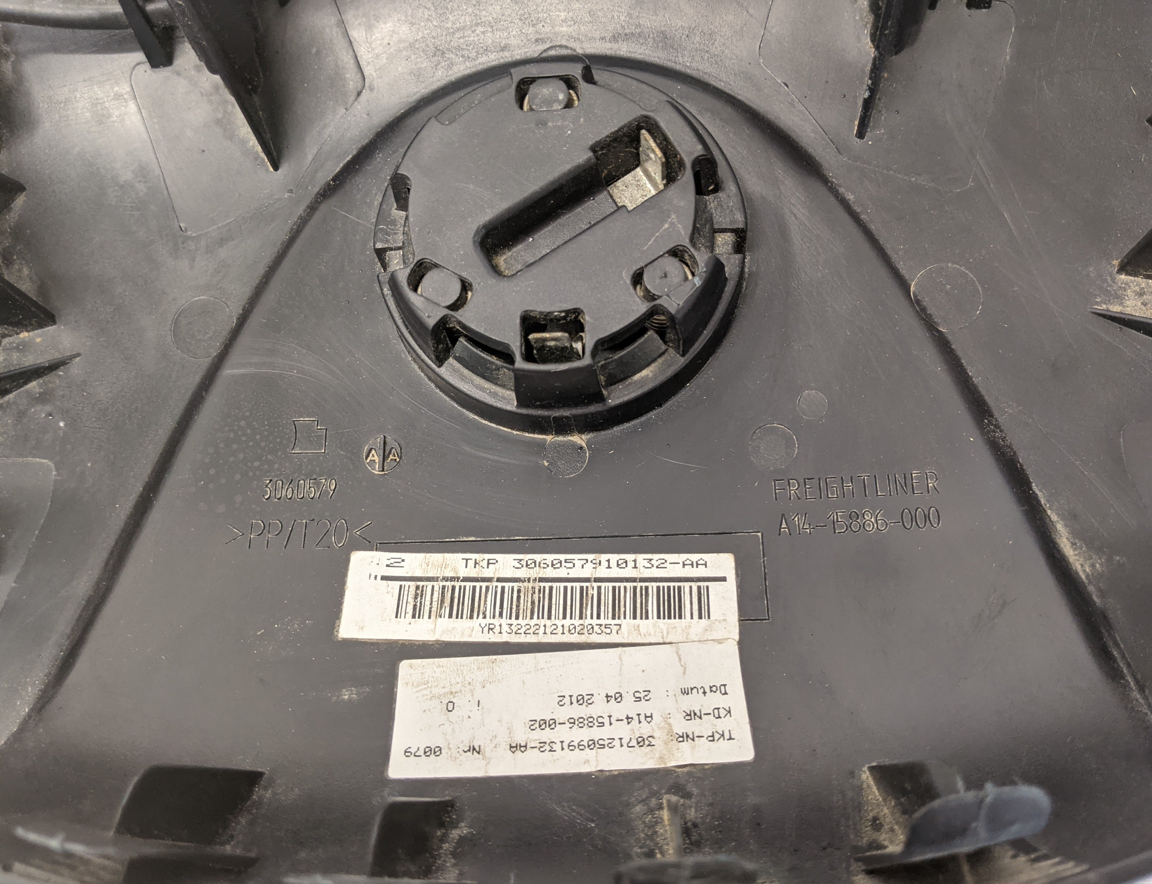 *Blemished* FTL Cascadia P3 Steering Wheel No Cancel Cover - P/N A14-15886-002 (10098442207548)
