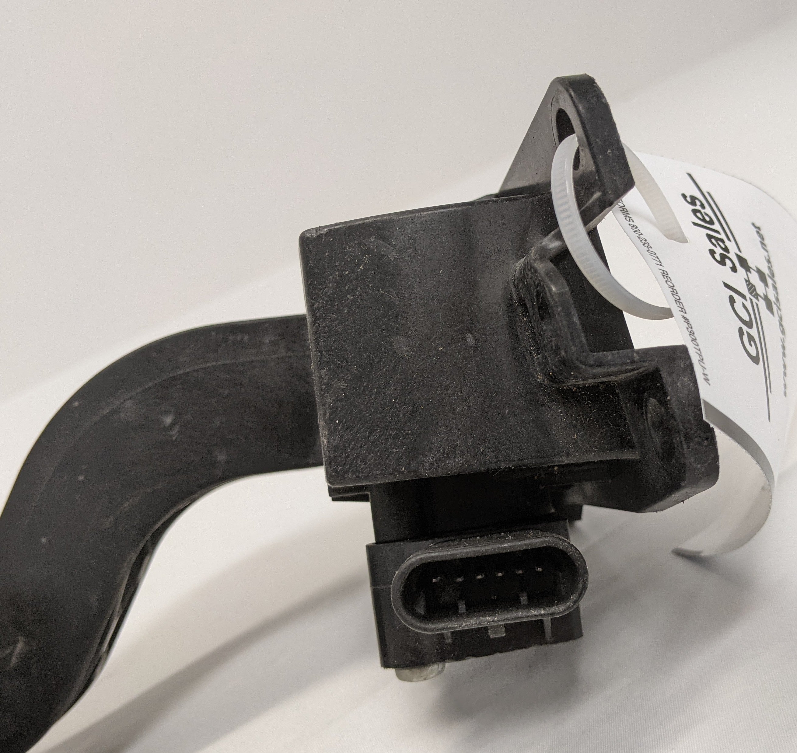 Freightliner Cummins Dual APS Accelerator Pedal - A01-32343-000