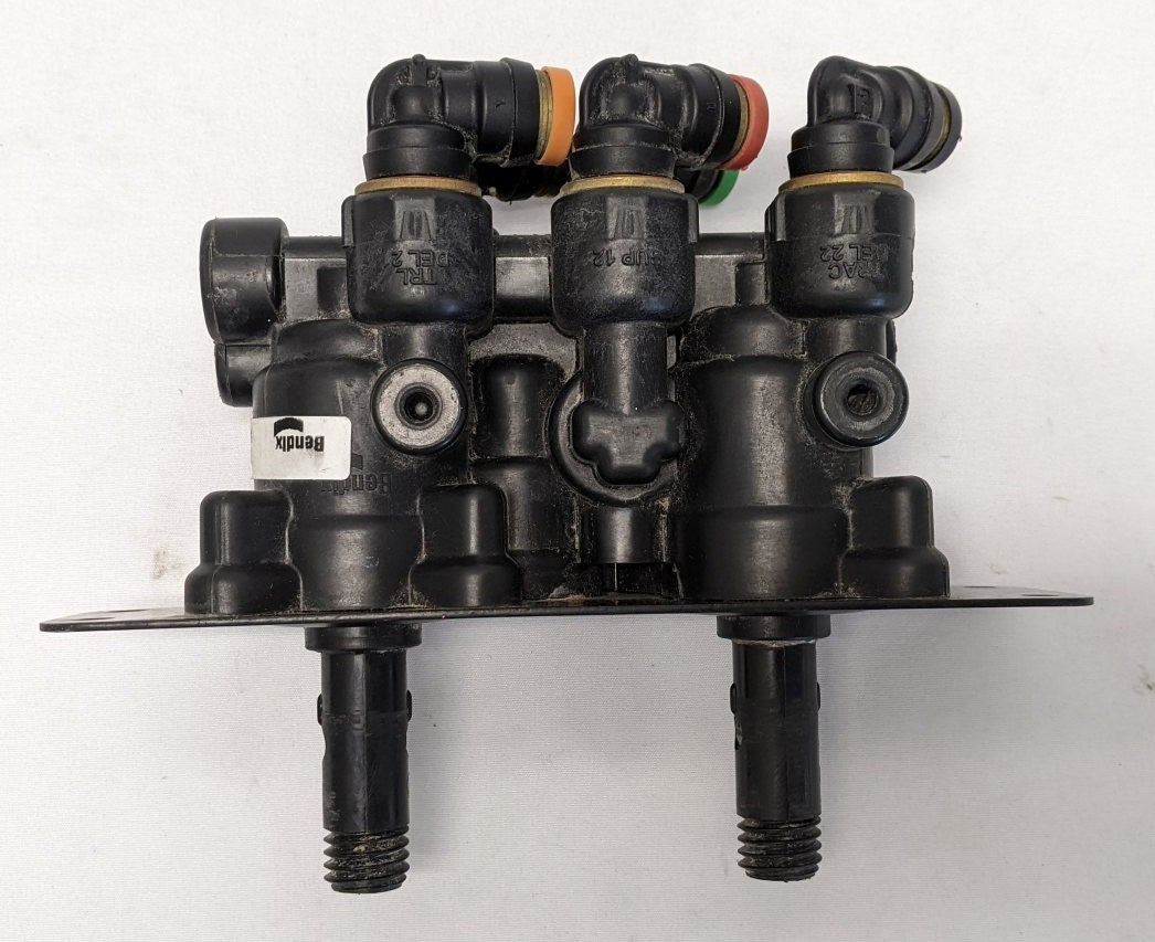 Used Bendix P3 Parking Brake Valve - P/N  12-21896-000