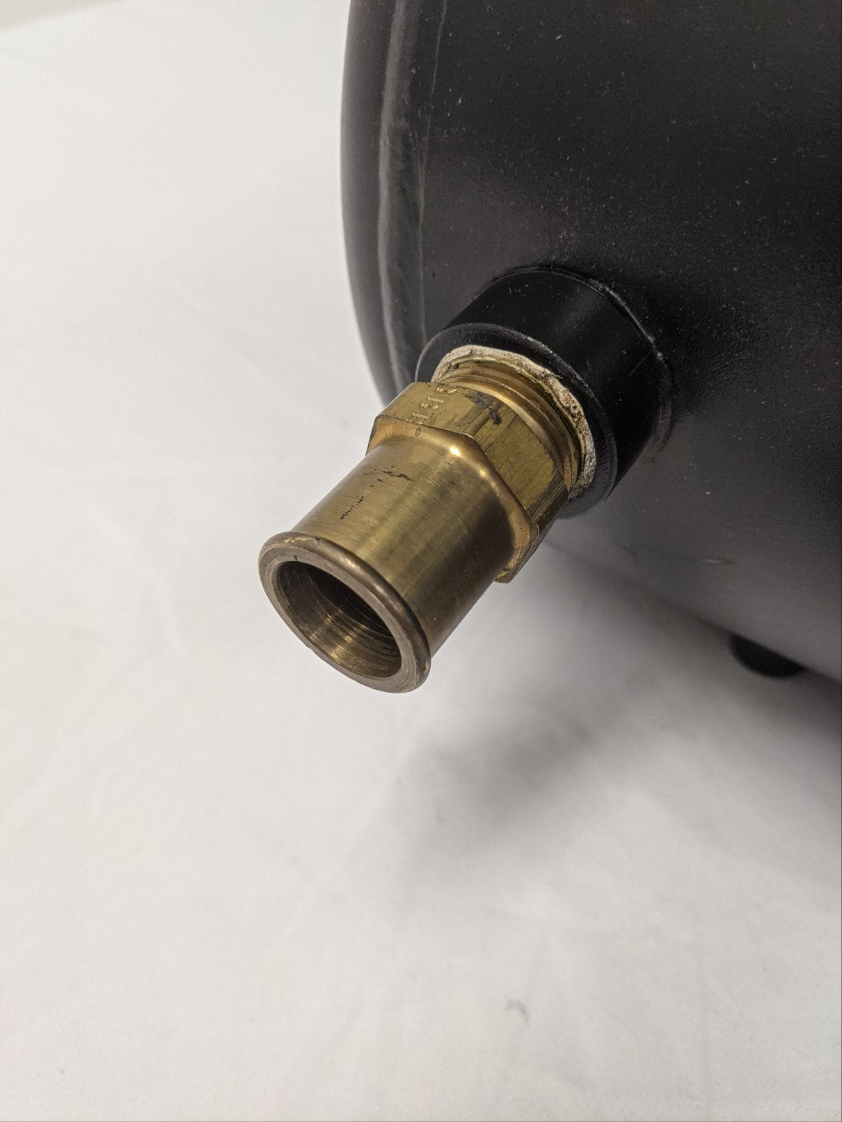 Freightliner 10 Inch Diameter Surge Tank - P/N  A05-28430-005