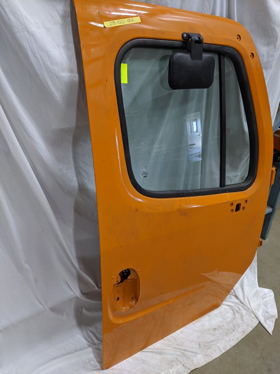 Freightliner M2 Plus RH Door w/ Window - P/N Z18-71221-032 (10091449123132)