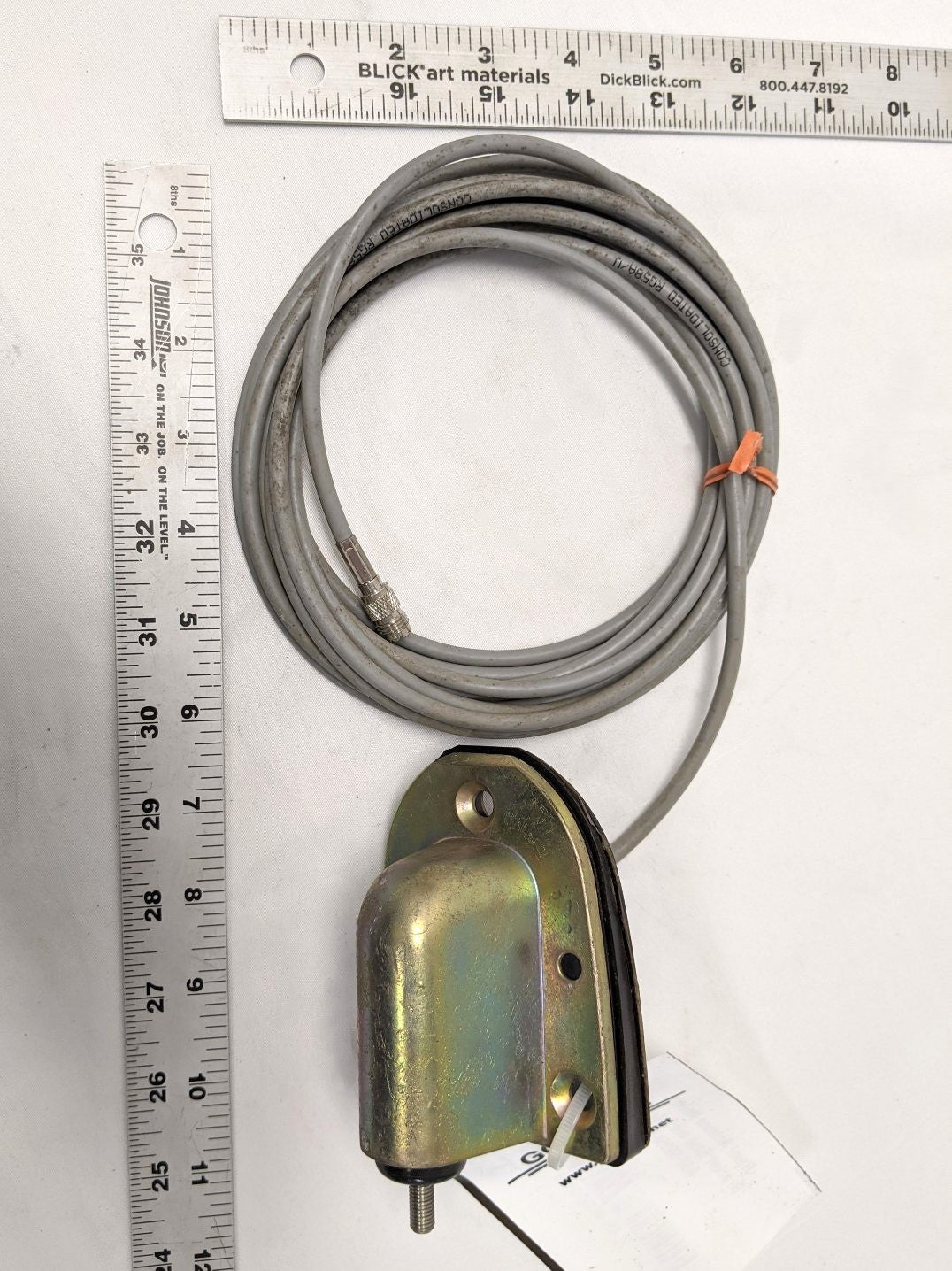 Rami Antenna Mounting Bracket Base w/o Nut - P/N A06-59350-000