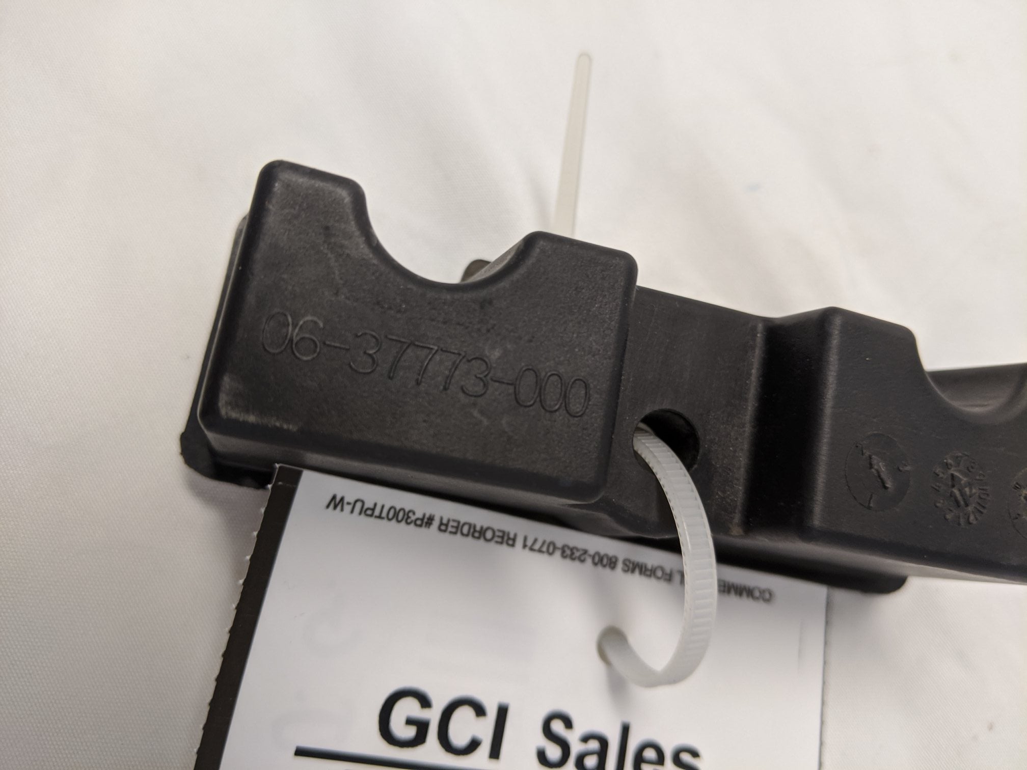 Freightliner Battery Cable Retainer - P/N  06-37773-000