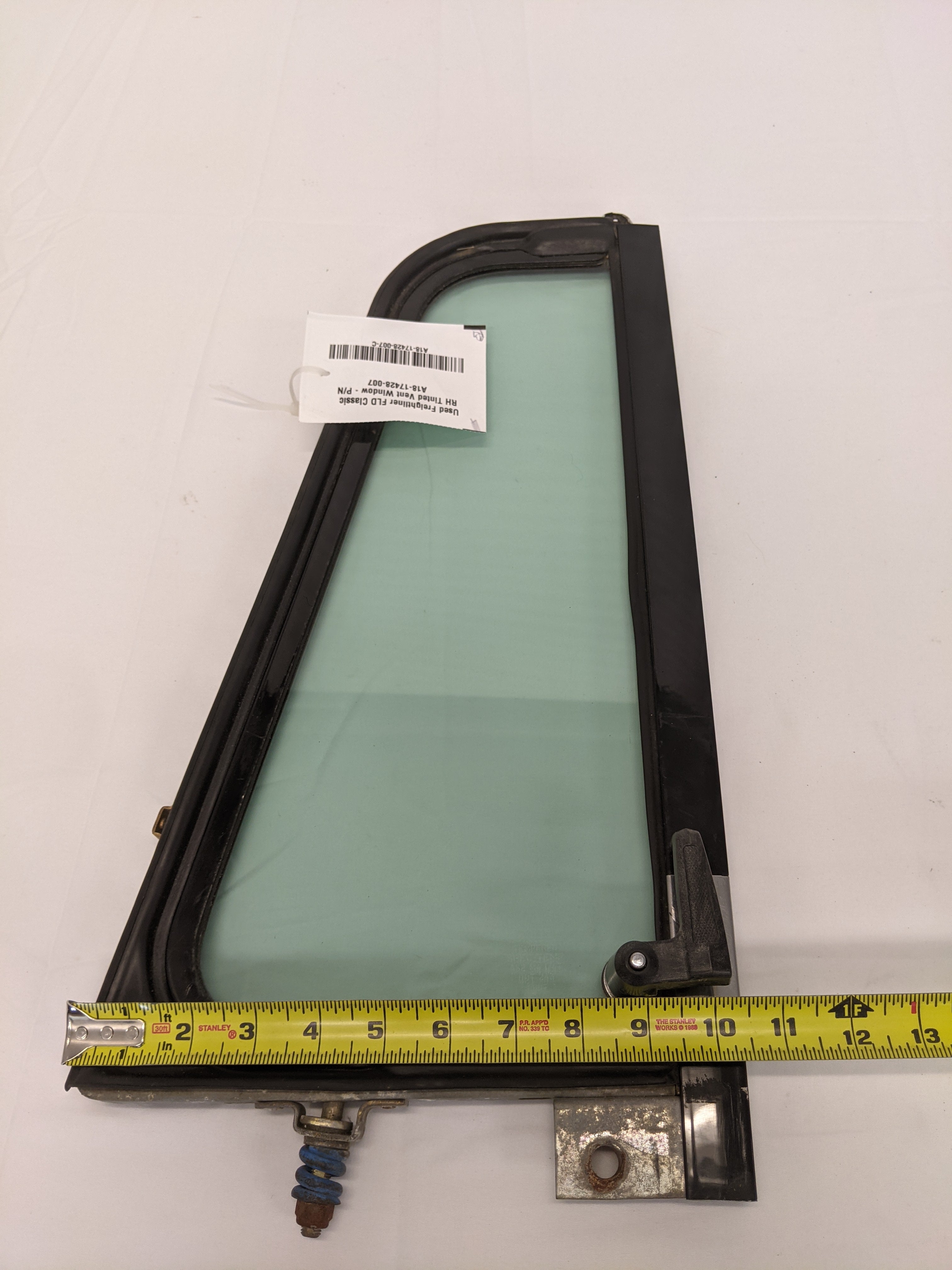 Used Freightliner FLD Classic RH Tinted Vent Window - P/N A18-17428-007 (10090898784572)