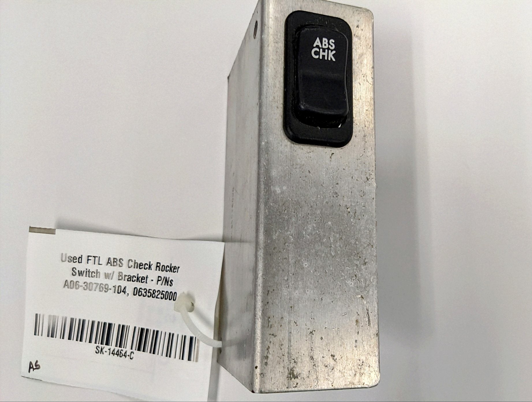 Used FTL ABS Check Rocker Switch w/ Bracket - P/Ns A06-30769-104, 0635825000 (10114274459964)